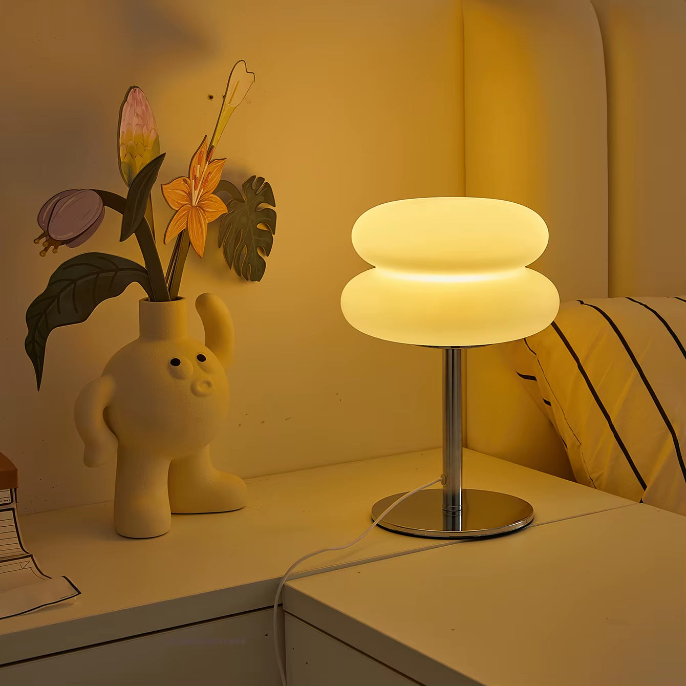 Bedroom Bedside Lamp Creamy Style Table Lamp USB Plug Tri Color Dimming Living Room Study Atmosphere Light